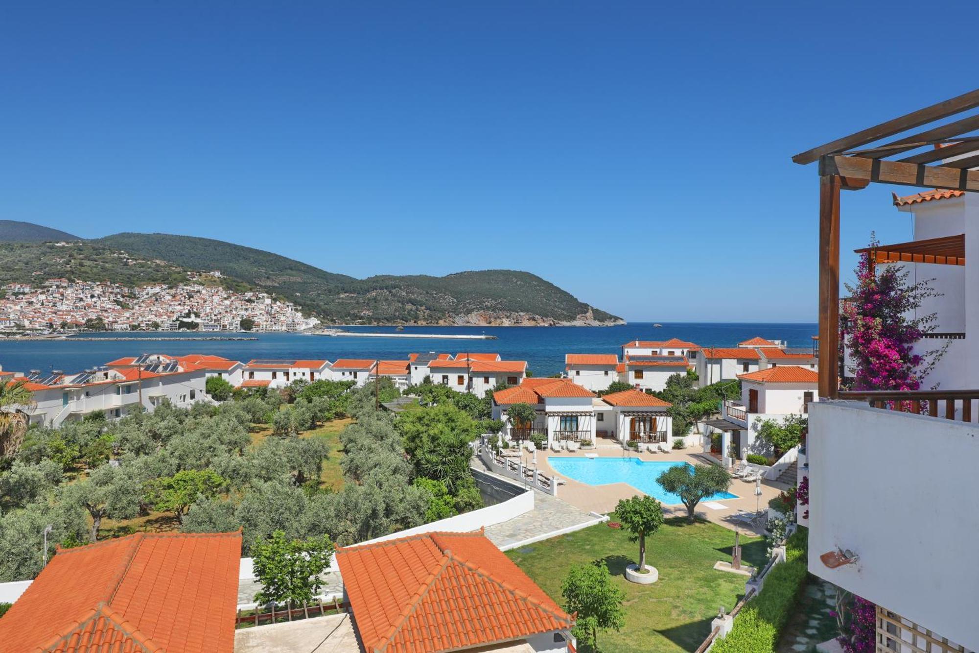 Maistros Suites - Pera Skopelos Town Exterior photo