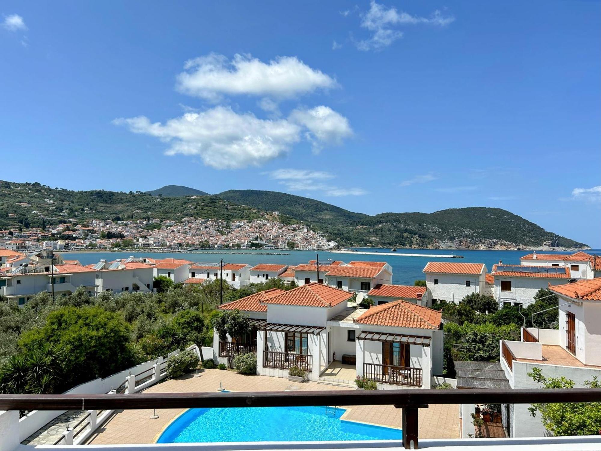Maistros Suites - Pera Skopelos Town Exterior photo