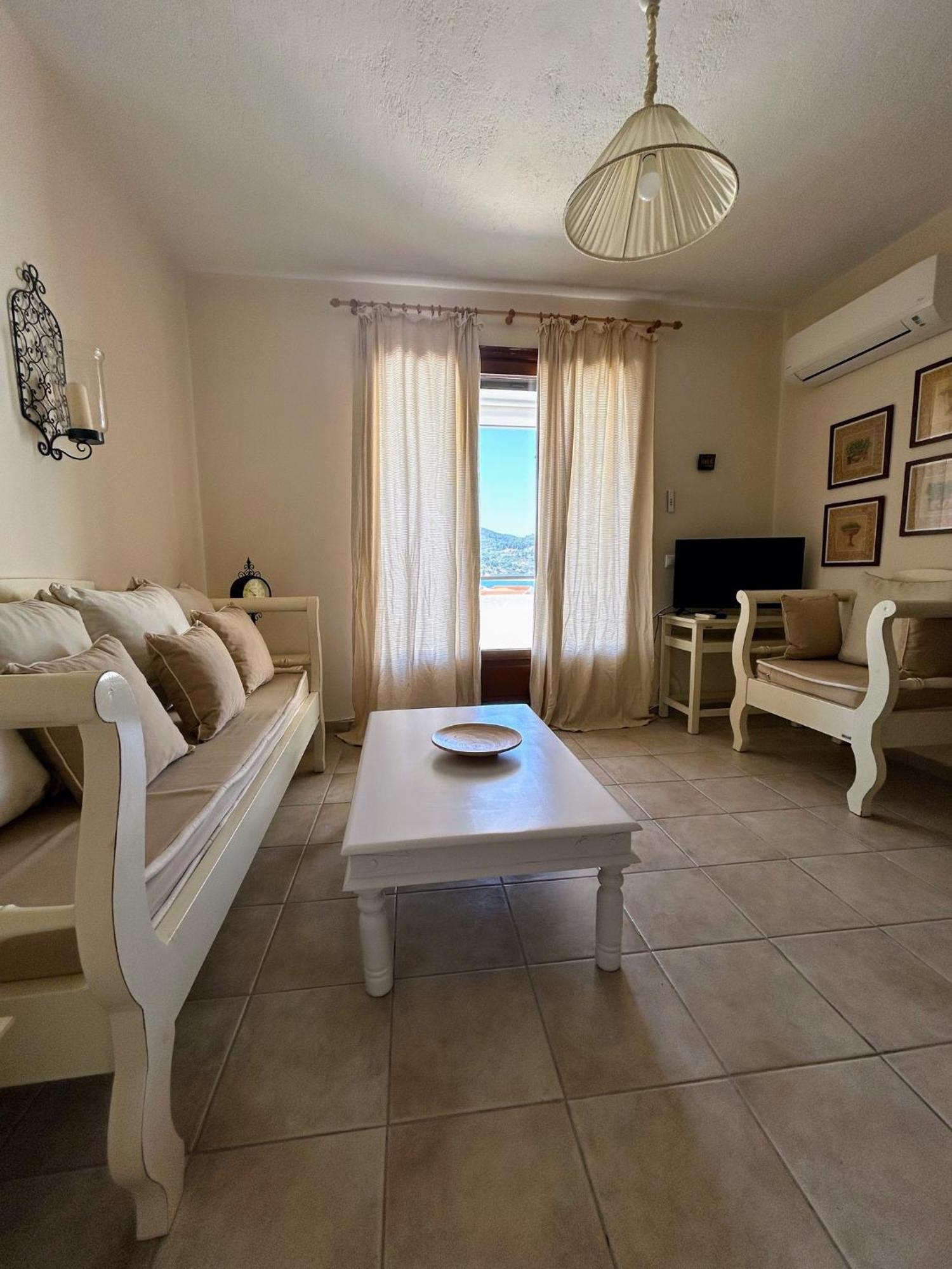 Maistros Suites - Pera Skopelos Town Exterior photo
