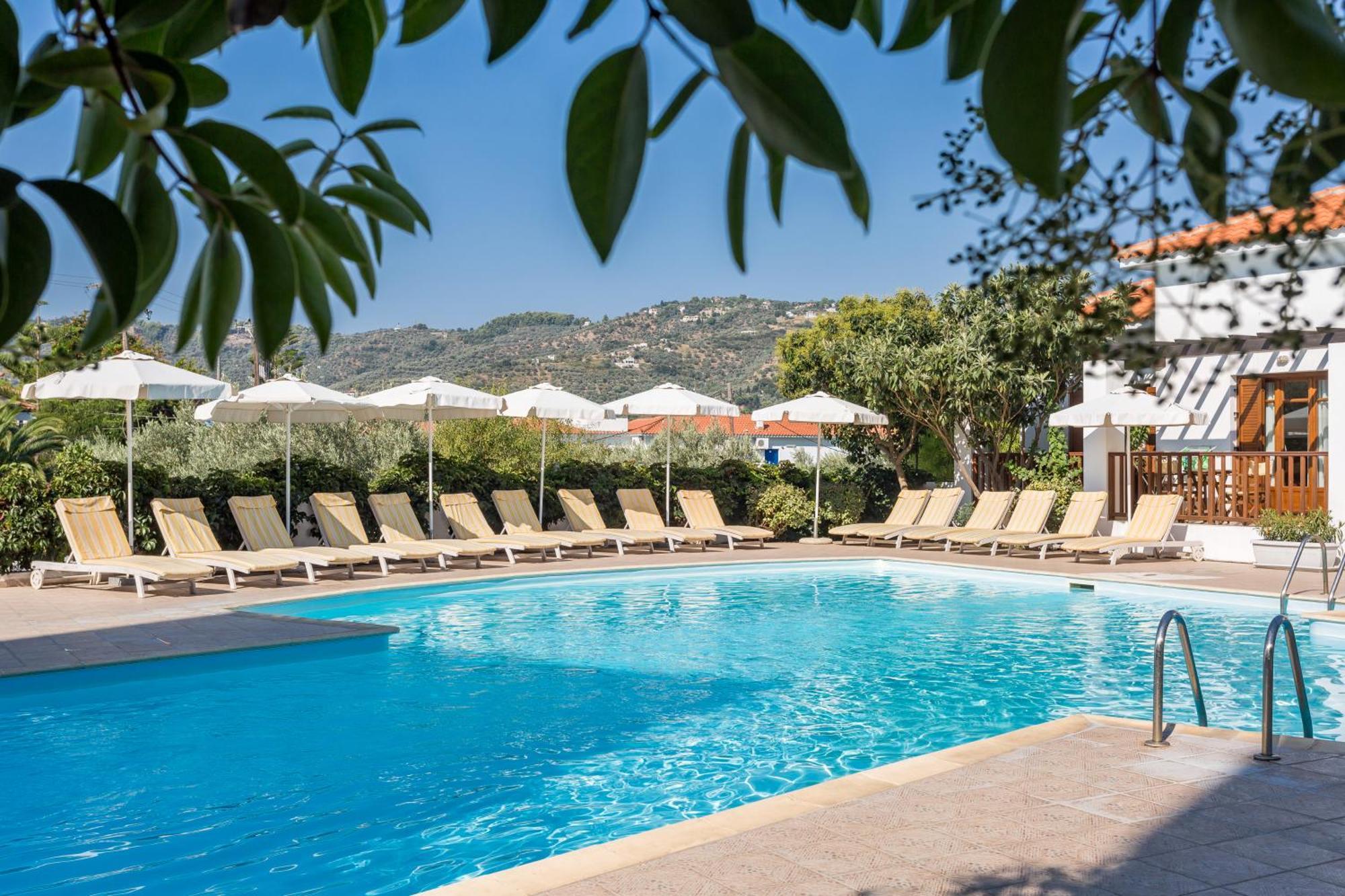 Maistros Suites - Pera Skopelos Town Exterior photo